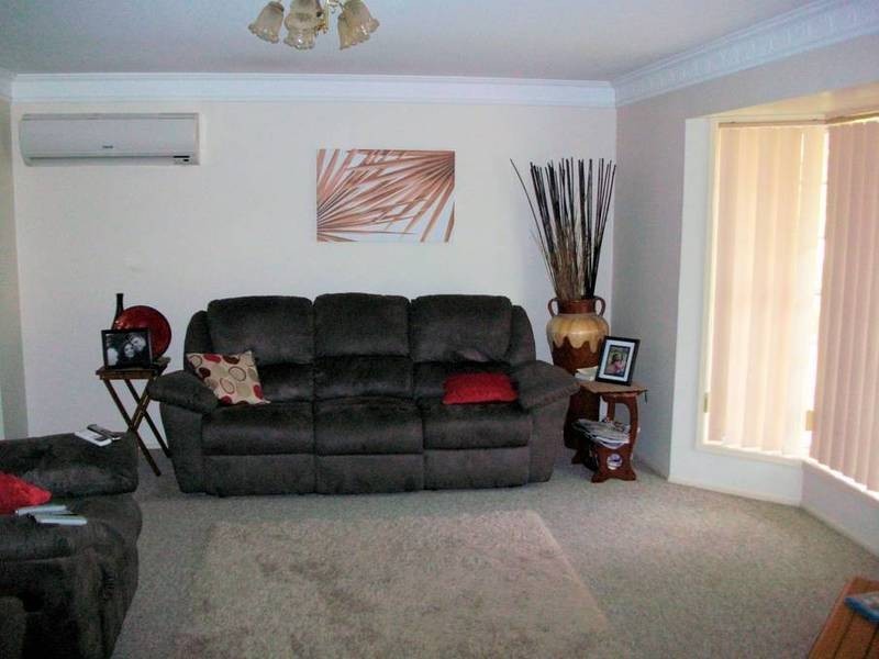8 PITCAIRN STREET, Ashtonfield NSW 2323