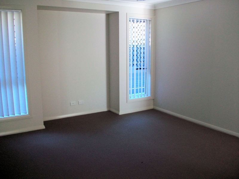4 Tooroong Road, Fern Bay NSW 2295