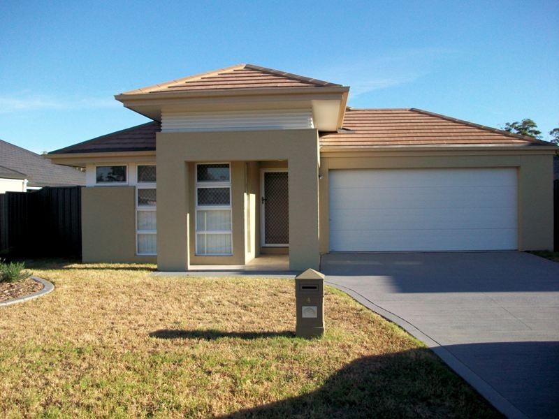 4 TOOROONG ROAD, Fern Bay NSW 2295