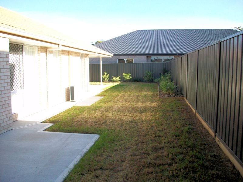 4 TOOROONG ROAD, Fern Bay NSW 2295