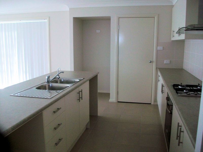 4 TOOROONG ROAD, Fern Bay NSW 2295