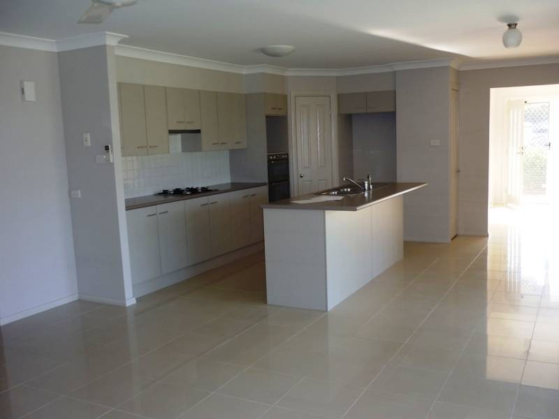 11 UPINGTON DRIVE, East Maitland NSW 2323