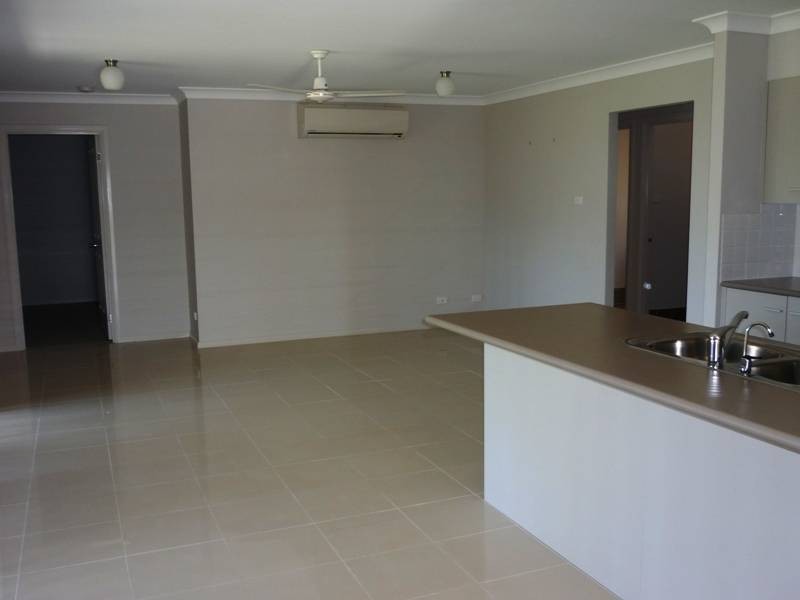 11 UPINGTON DRIVE, East Maitland NSW 2323