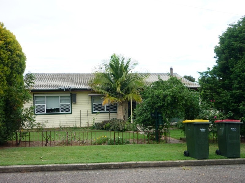 8 ALMA STREET, Raymond Terrace NSW 2324