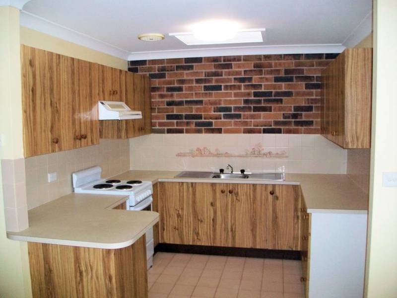 2/5 Kingsford Smith Close, Raymond Terrace NSW 2324