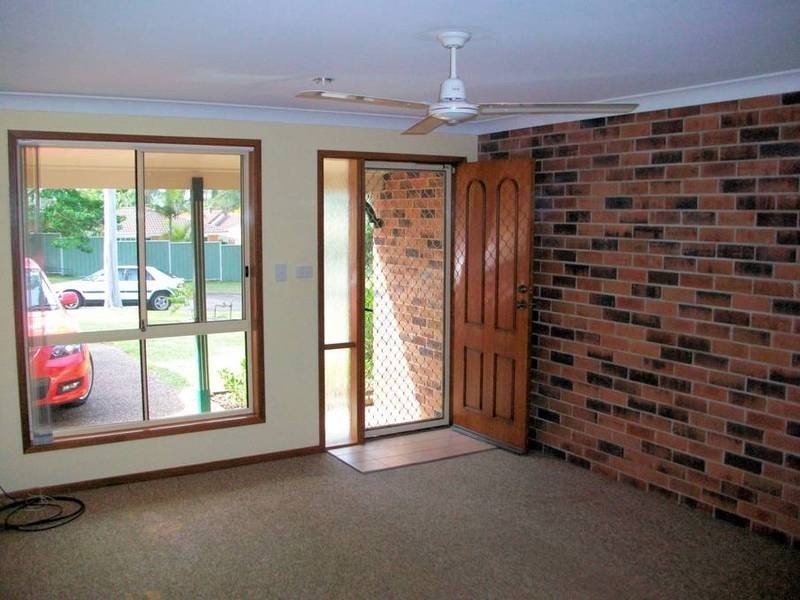 2/5 Kingsford Smith Close, Raymond Terrace NSW 2324