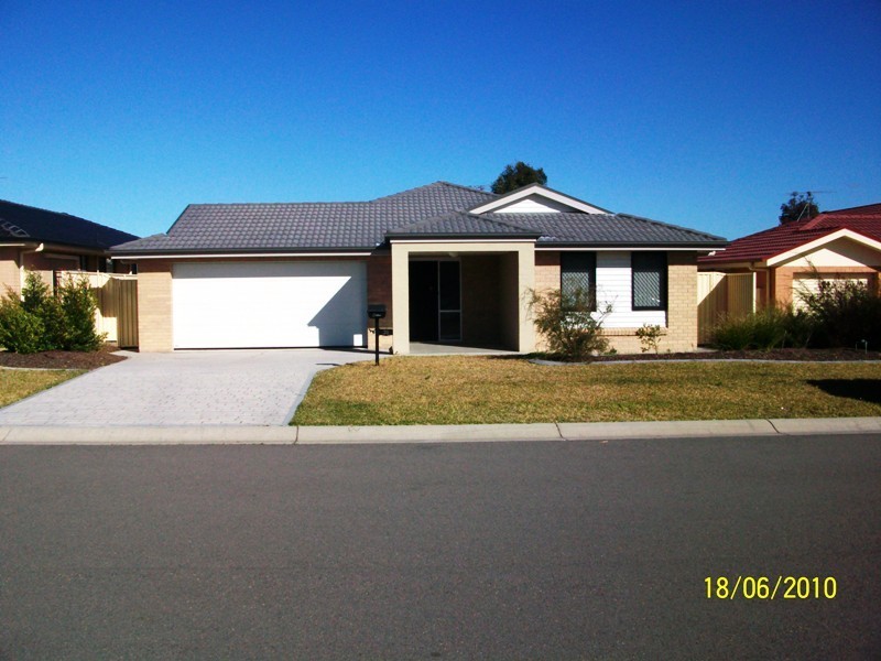 38 GOLDEN WATTLE DRIVE, Thornton NSW 2322