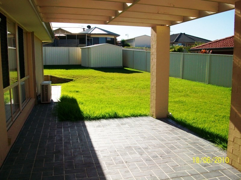 24 SANDALWOOD DRIVE, Thornton NSW 2322