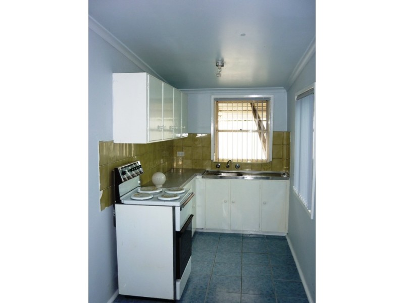 - “GRANNY FLAT” GWEN PARADE, Raymond Terrace NSW 2324