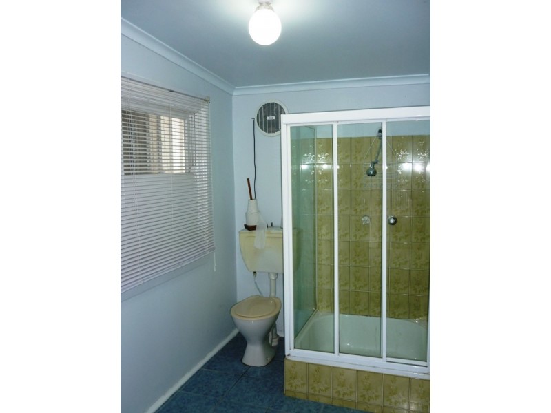 - “GRANNY FLAT” GWEN PARADE, Raymond Terrace NSW 2324