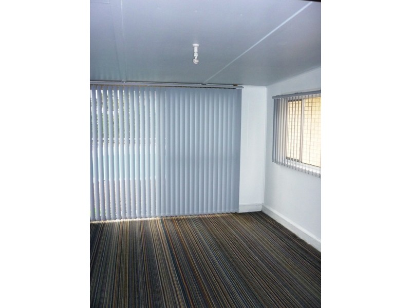 - “GRANNY FLAT” GWEN PARADE, Raymond Terrace NSW 2324