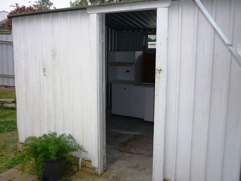 - “GRANNY FLAT” GWEN PARADE, Raymond Terrace NSW 2324