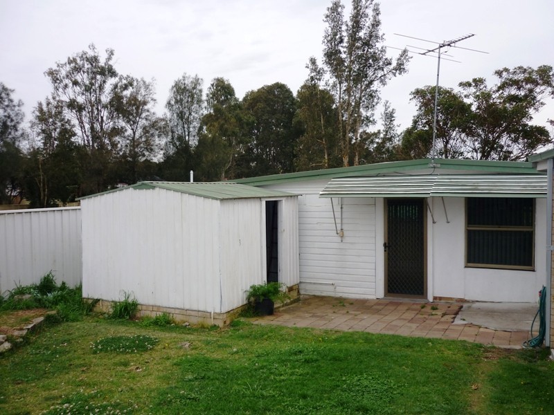 - “GRANNY FLAT” GWEN PARADE, Raymond Terrace NSW 2324