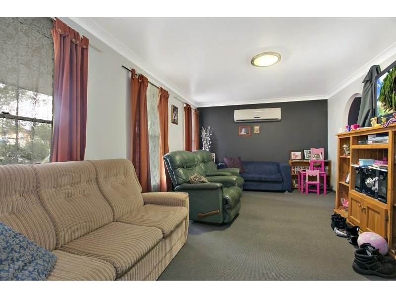 2 LACHLAN STREET, Raymond Terrace NSW 2324