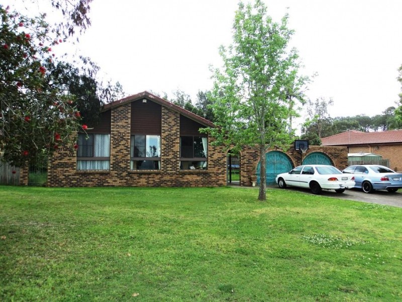 1 Luskin Close, Raymond Terrace NSW 2324