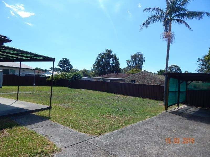 8 DUNN PLACE, Raymond Terrace NSW 2324