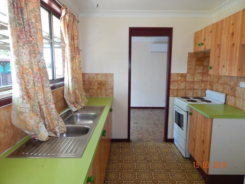 8 DUNN PLACE, Raymond Terrace NSW 2324