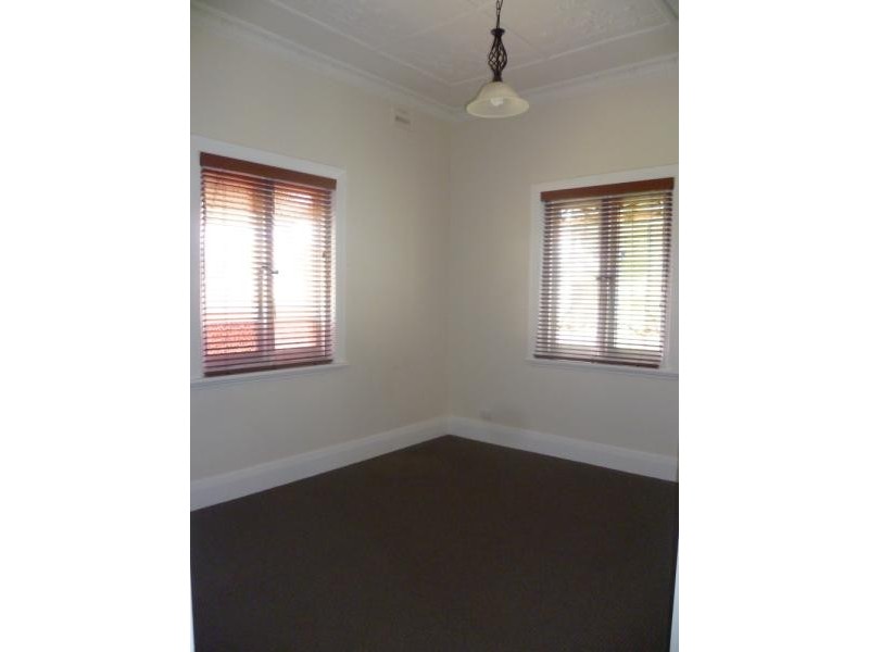 10 PORTER AVENUE, East Maitland NSW 2323