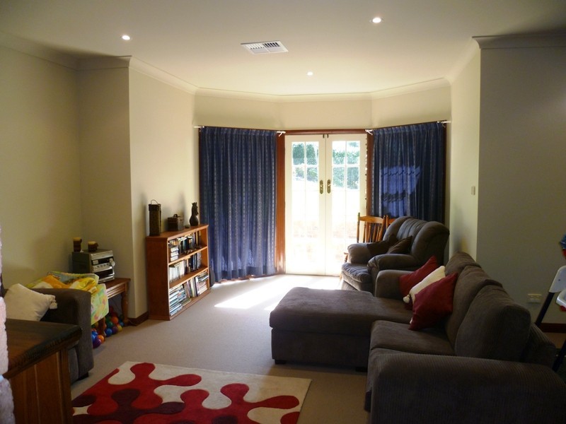 1 Dixon Street, Seaham NSW 2324