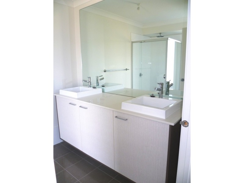 27 Cananga Circuit, Largs NSW 2320