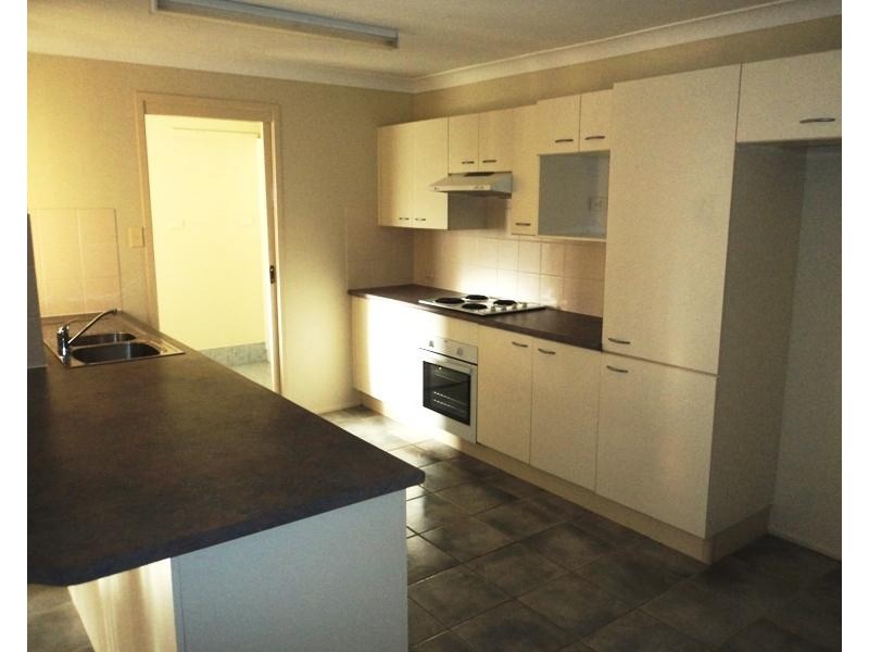 8 HARRIET CLOSE, Raymond Terrace NSW 2324