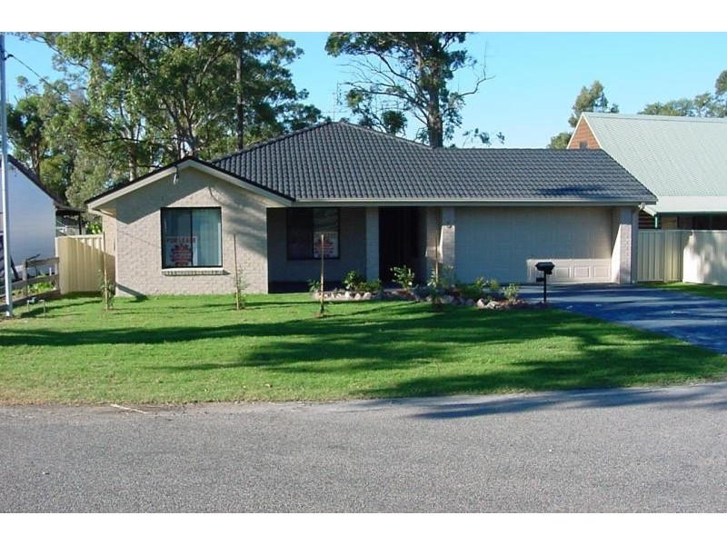 5 CARLISLE AVENUE, Karuah NSW 2324