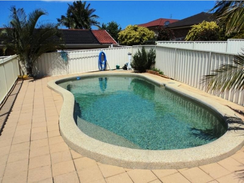 6 LEIGH PLACE, Raymond Terrace NSW 2324
