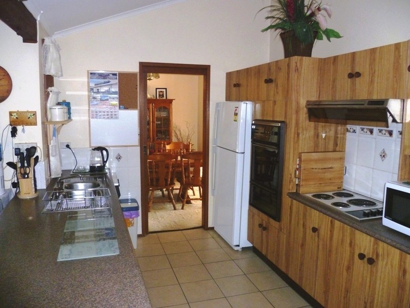 8 Greenslopes Drive, Raymond Terrace NSW 2324