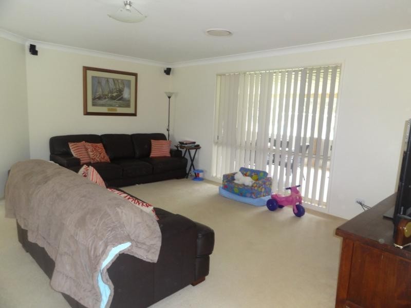 13 STORKS ROAD, Glen Oak NSW 2320