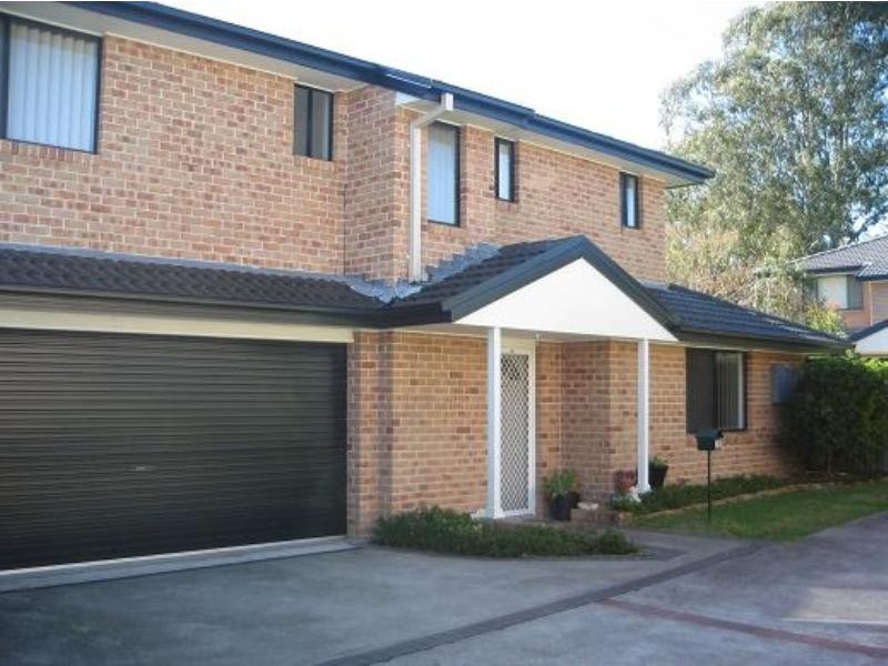 2/12 OAKS CIRCUIT, Raymond Terrace NSW 2324