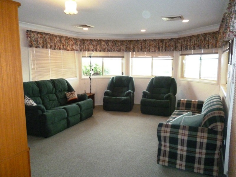 64 Beaton Avenue, Raymond Terrace NSW 2324