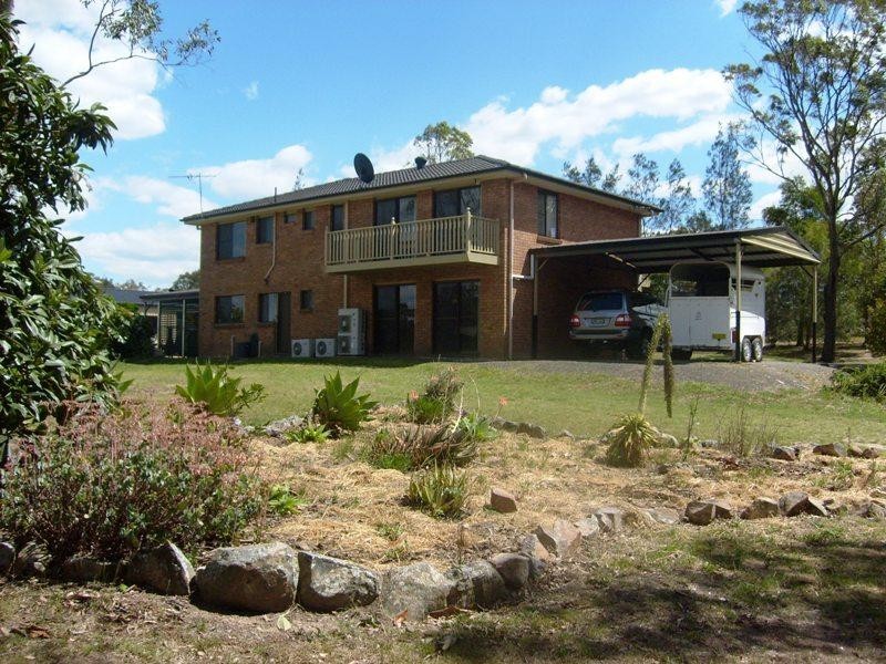 9 Holmwood Road, Seaham NSW 2324