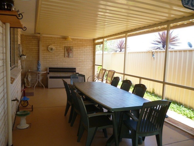 2 Bennett Place, Raymond Terrace NSW 2324