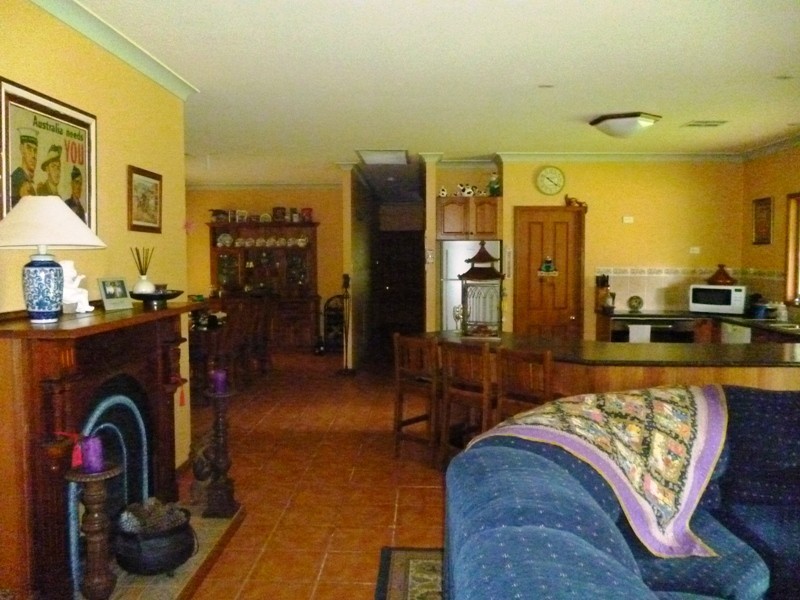 2 Montrose Close, Seaham NSW 2324