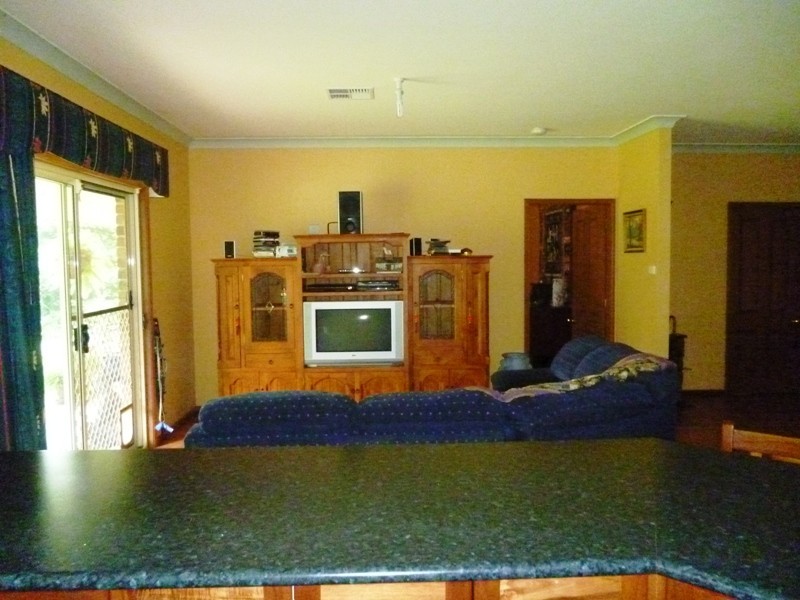 2 Montrose Close, Seaham NSW 2324