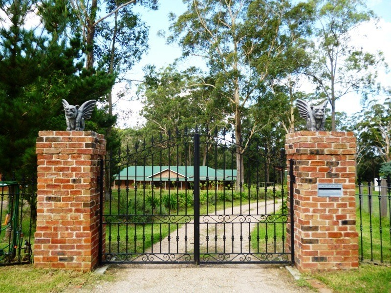 2 Montrose Close, Seaham NSW 2324
