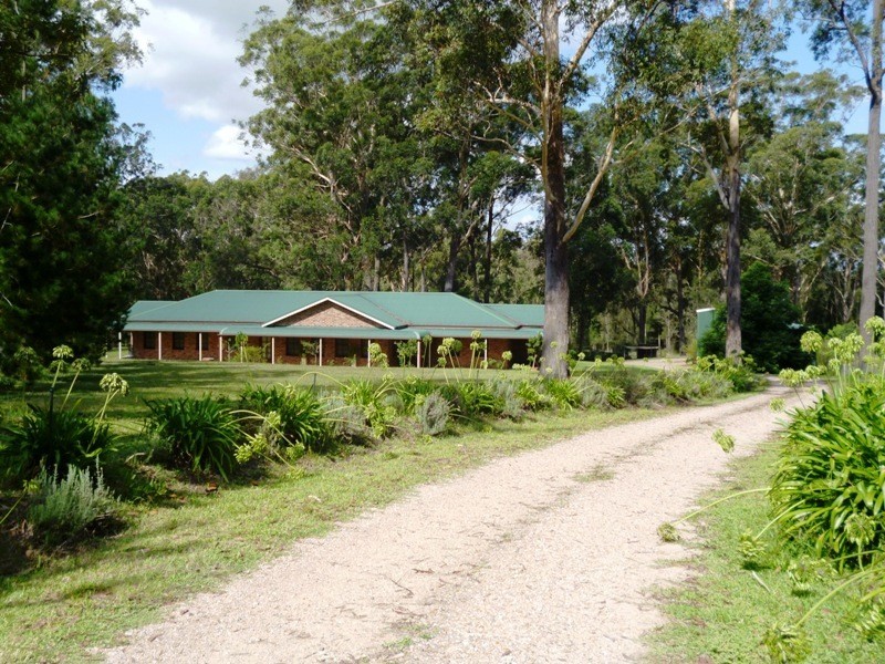 2 Montrose Close, Seaham NSW 2324