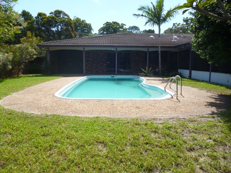12 Elizabeth Avenue, Raymond Terrace NSW 2324