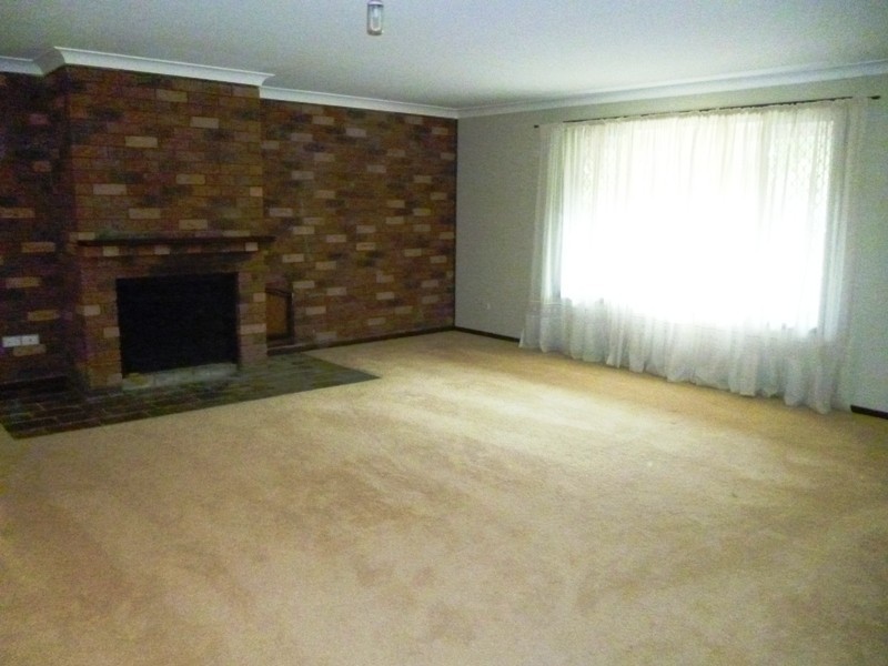 12 Elizabeth Avenue, Raymond Terrace NSW 2324