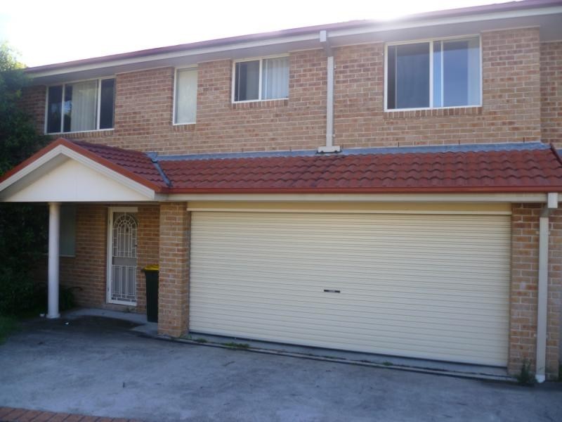 2/3 OAKS CIRCUIT, Raymond Terrace NSW 2324