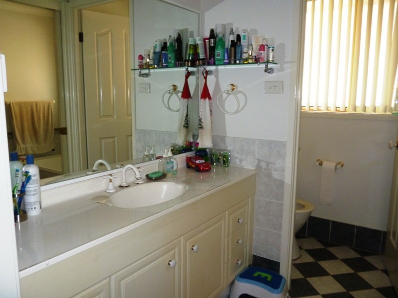 33 Dalyell Way, Raymond Terrace NSW 2324