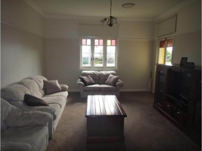 42 VICTORIA STREET, East Maitland NSW 2323