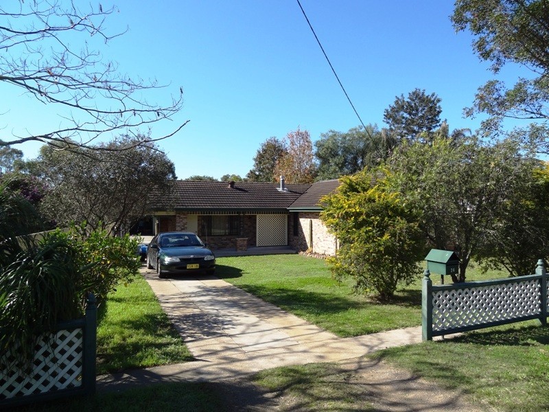 24 Lowe Street, Clarence Town NSW 2321