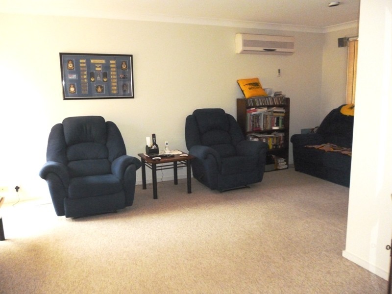 8 Holt Place, Raymond Terrace NSW 2324