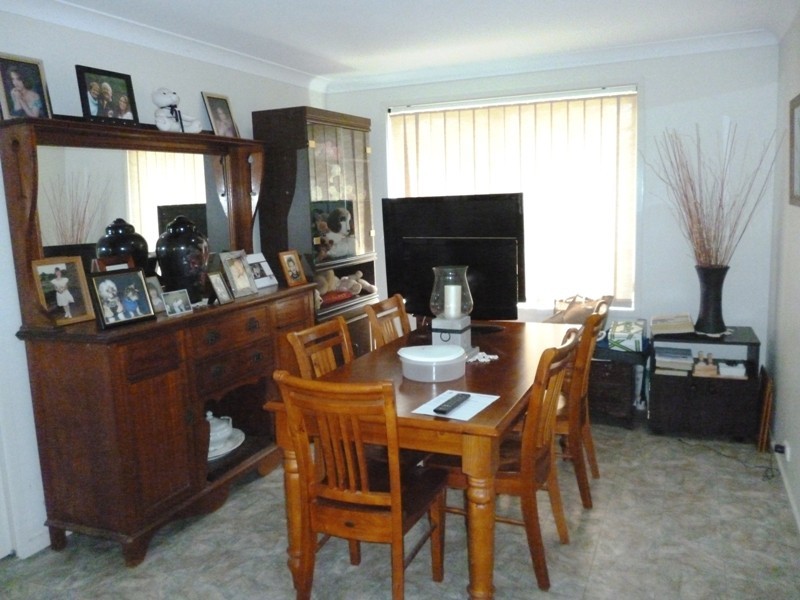 8 Holt Place, Raymond Terrace NSW 2324