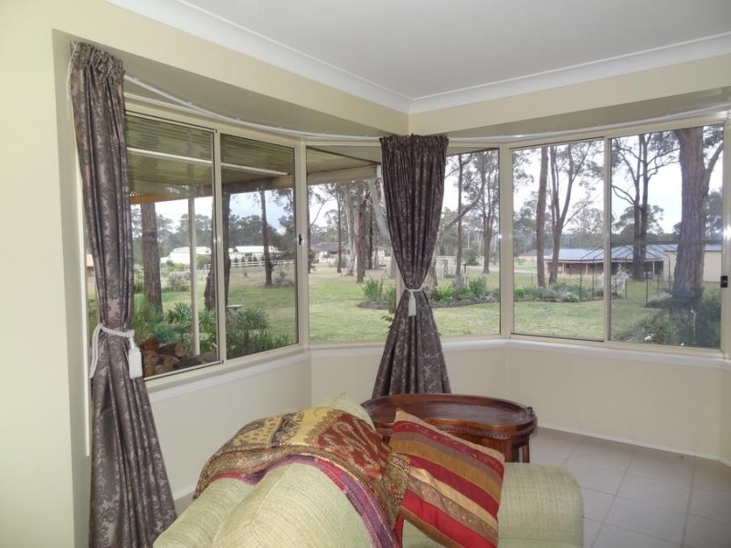 1 Mountain View Close, Seaham NSW 2324