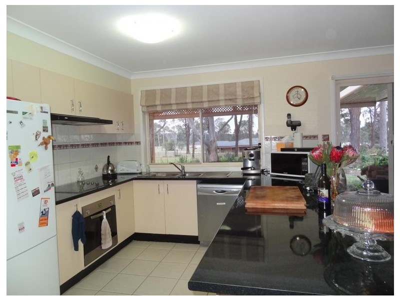 1 Mountain View Close, Seaham NSW 2324