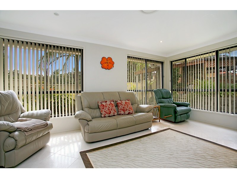 6 Halloran Way, Raymond Terrace NSW 2324