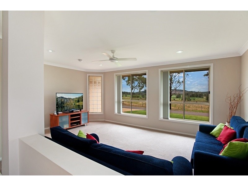 27 Dalyell Way, Raymond Terrace NSW 2324
