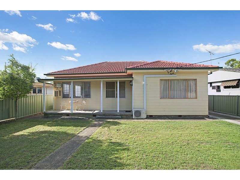 11 Meredith Crescent, Raymond Terrace NSW 2324